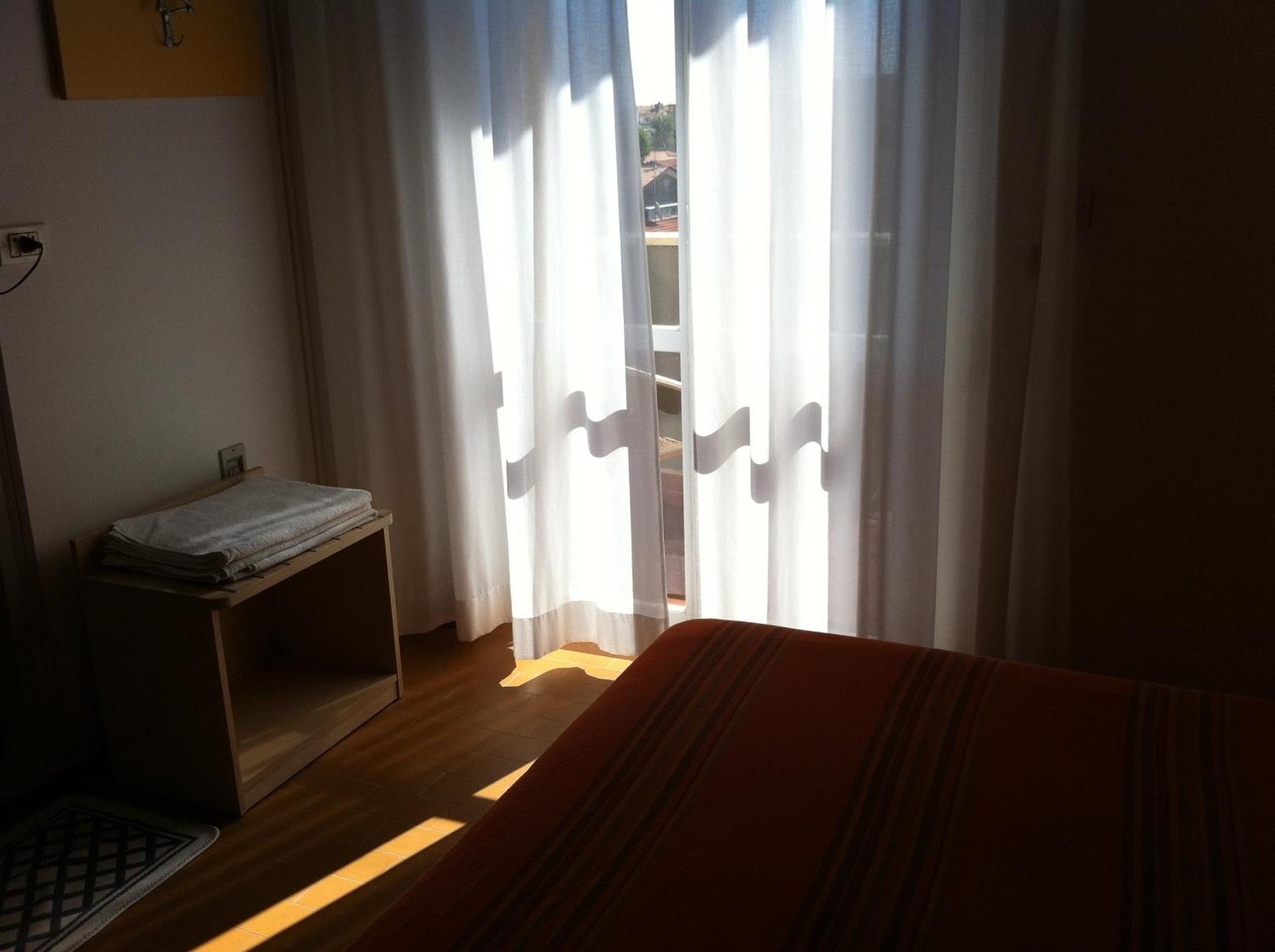 רימיני Hotel Viking מראה חיצוני תמונה
