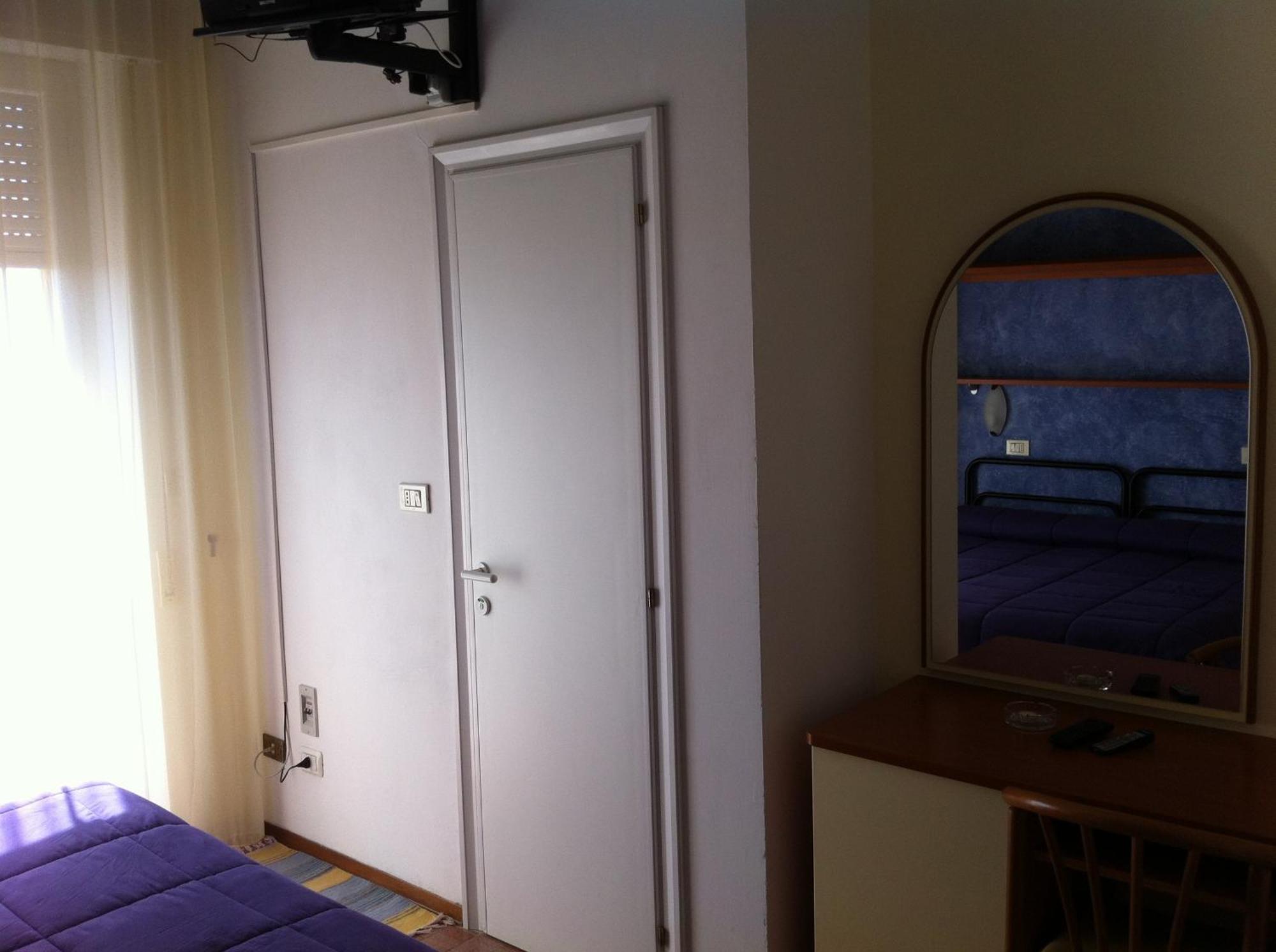 רימיני Hotel Viking מראה חיצוני תמונה