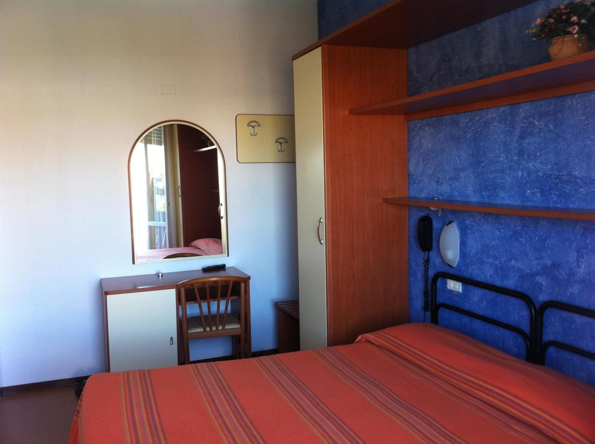 רימיני Hotel Viking מראה חיצוני תמונה