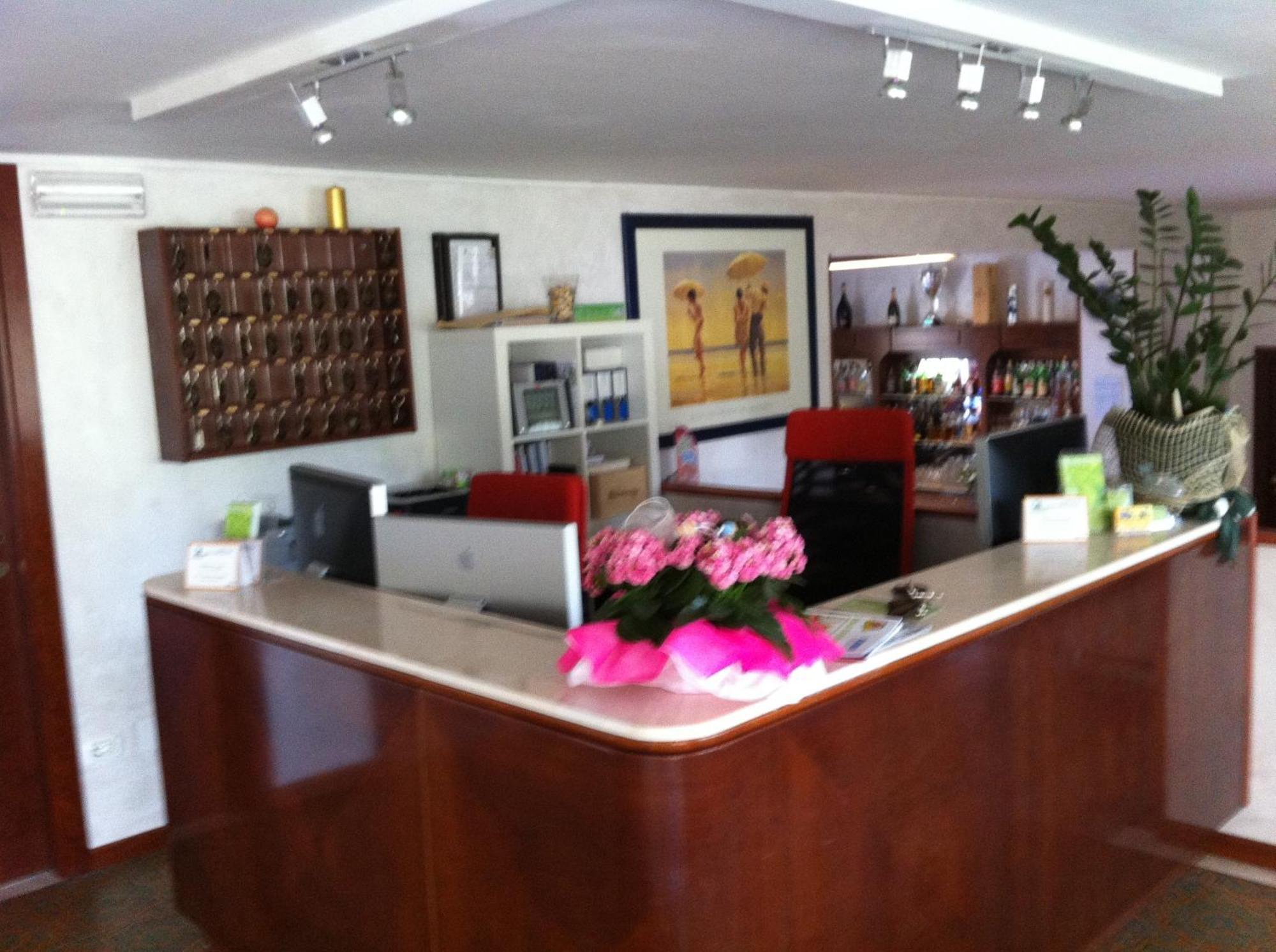 רימיני Hotel Viking מראה חיצוני תמונה
