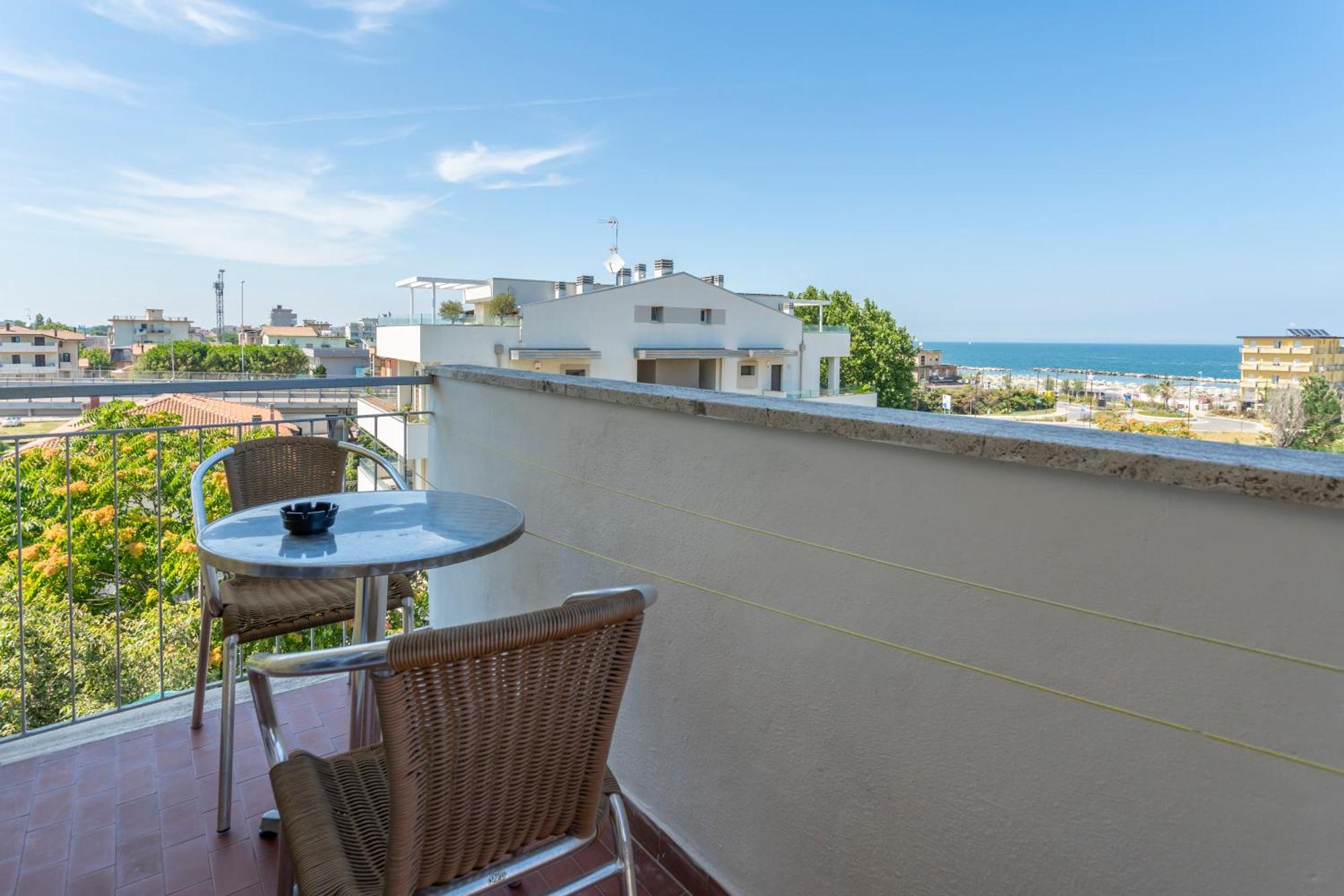 רימיני Hotel Viking מראה חיצוני תמונה
