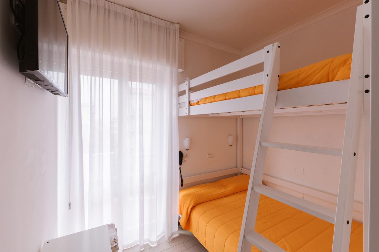 רימיני Hotel Viking מראה חיצוני תמונה