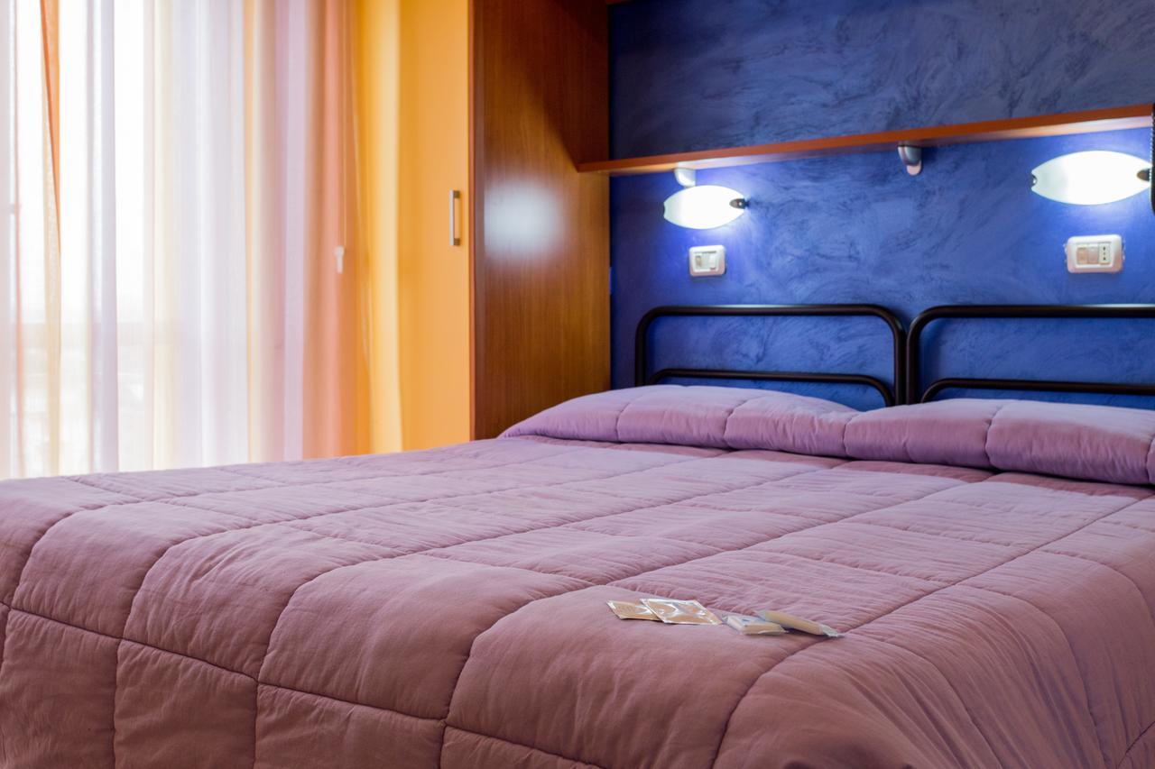רימיני Hotel Viking מראה חיצוני תמונה