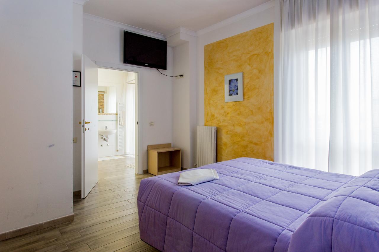 רימיני Hotel Viking מראה חיצוני תמונה
