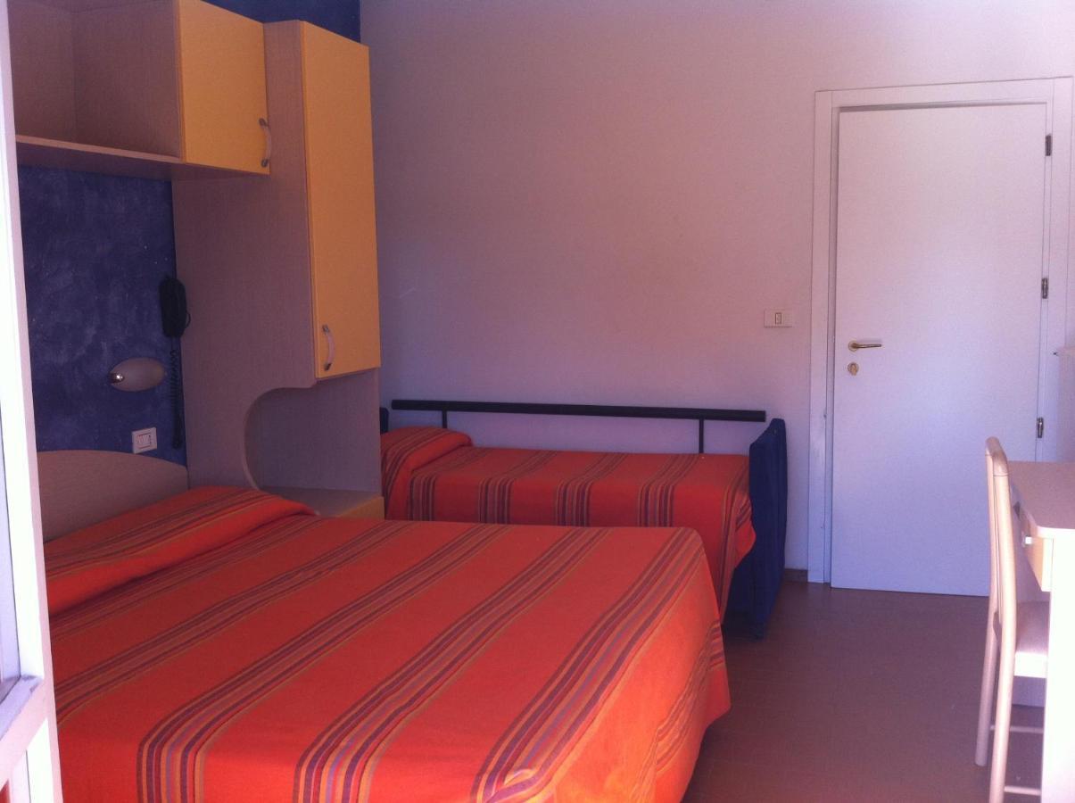 רימיני Hotel Viking מראה חיצוני תמונה